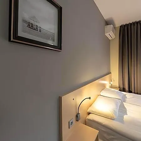 Garson Hotel *